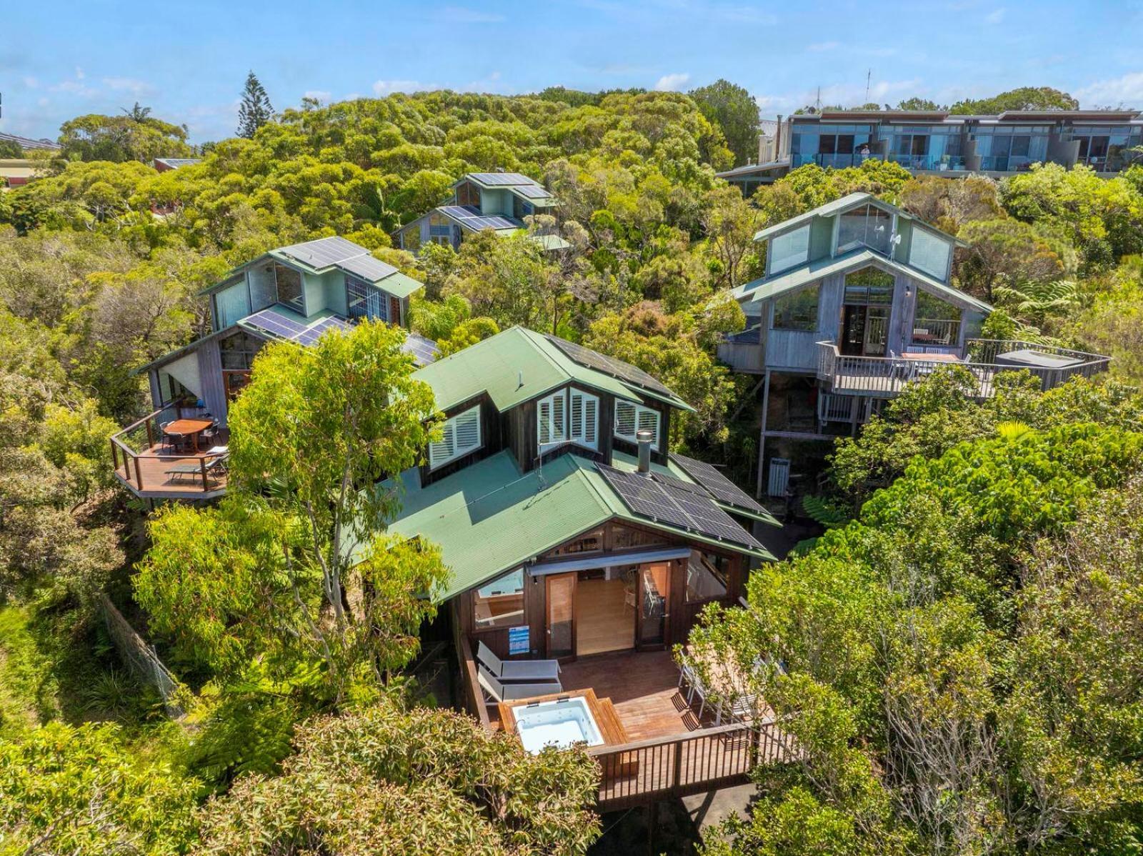 The Oasis Apartments And Treetop Houses Byron Bay Exterior foto